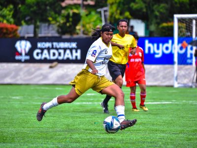 Goal Aksis tekuk Si Jalak Putri 3-0 di Cimahi. Koleksi 43 poin, mereka kian dekat ke putaran nasional meski ditinggal pemimpin tim ke Prancis.