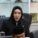 Anggota DPR RI Cindy Monica memberikan pernyataan terkait putusan MK tentang kuota 30 persen keterwakilan perempuan di parlemen/Foto: Humas DPR RI