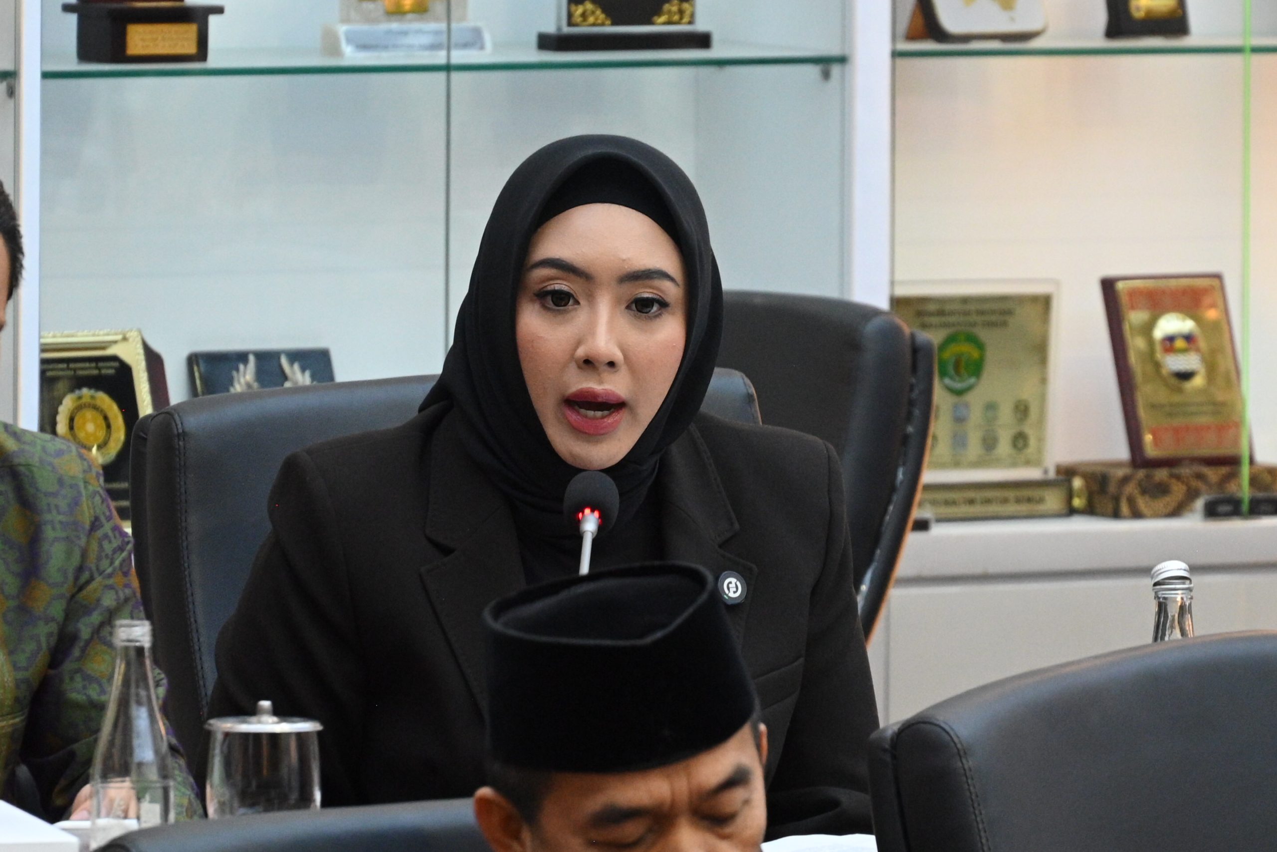Anggota DPR RI Cindy Monica memberikan pernyataan terkait putusan MK tentang kuota 30 persen keterwakilan perempuan di parlemen/Foto: Humas DPR RI