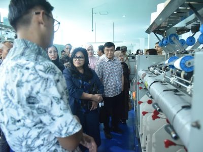 Wakil Ketua Komisi VII DPR RI Evita Nursanty saat berkunjungan ke AK-Tekstil Surakarta/Foto: Humas DPR