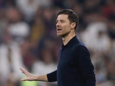 Xabi Alonso jadi kandidat terkuat pelatih Chelsea. Direktur olahraga klub sudah jalin komunikasi di sela persiapan final Piala FA lawan Man City.