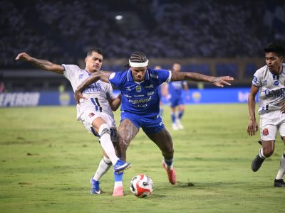 Persib Bandung juara Super League 2025/2026 usai imbang 0-0 lawan Persijap di GBLA. Three-peat tercatat dalam sejarah kompetisi Indonesia.