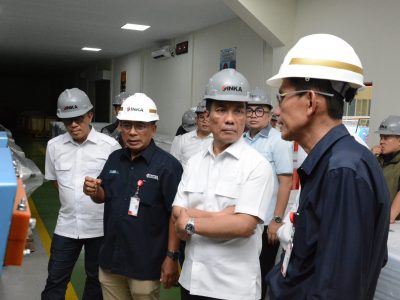 Komisi XI DPR RI mengunjungi Fasilitas produksi kereta api PT Inka di Madiun Jawa Timur/Foto: Humas DPR RI