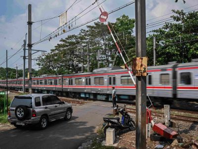 KAI targetkan 18.297 pegawai bersertifikasi pada 2026, meliputi pengatur jalan hingga petugas perawatan rel. Jumlah ini meningkat pesat dalam empat tahun terakhir.