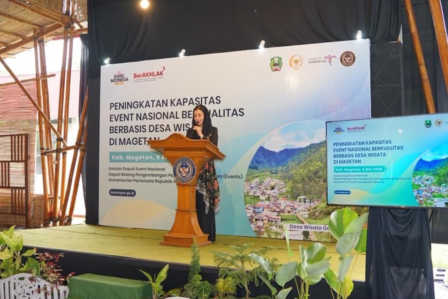 Anggota Komisi VII DPR RI Novita Hardini memberikan sambutan di acara Peningkatan Kapasitas Event Nasional Berkualitas Berbasis Desa Wisata di Magetan