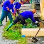 Aduan warga Palangka Raya lewat aplikasi Lapor ditindaklanjuti Dinas PUPR. Drainase di Jalan Pilau dibersihkan dari lumpur dan sampah.