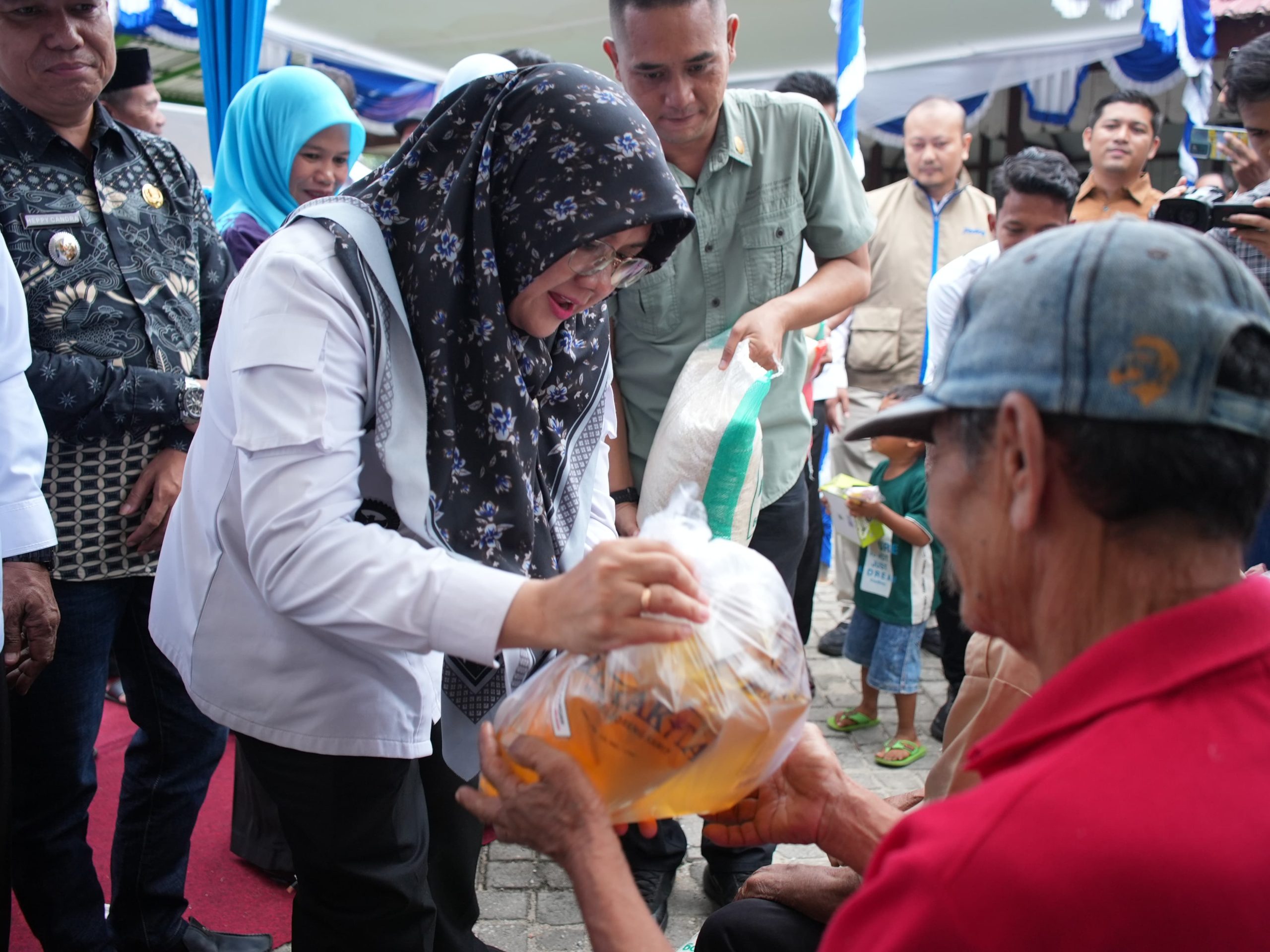 Bantuan beras dan minyak goreng untuk periode Februari–Maret 2026 mulai disalurkan di Siak. Jumlah penerima melonjak hampir dua kali lipat jadi 30.786 KPM.
