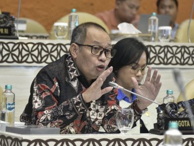 Anggota DPR Sofwan Dedy Ardyanto soroti tumpang tindih Koperasi Merah Putih dan BUMDes. Kepala desa bingung, minta regulasi jelas.