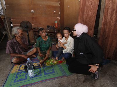 Anggota DPR RI Dewi Juliani berbincang dengan masyarakat Bengkalis/Foto: Humas DPR RI
