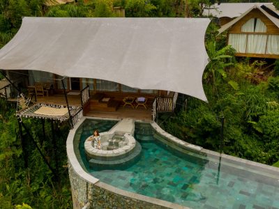 Glamping Legok Kondang Lodge di Ciwidey tawarkan private pool di setiap tenda. Ketinggian 2.089 mdpl, fasilitas outbound, trekking, dan api unggun/Foto: Disparbud Jabar