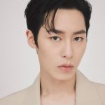 Lee Jae Wook akan wajib militer sebagai tentara aktif mulai 18 Mei 2026. Agensi log studio konfirmasi kabar tersebut.