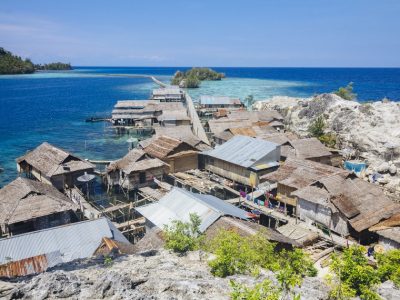 Suku Bajo di kawasan Taman Nasional Kepulauan Togean merubah gaya hidup nomaden menjadi menetap sekaligus menginspirasi film Avatar 2 karya James Cameron.