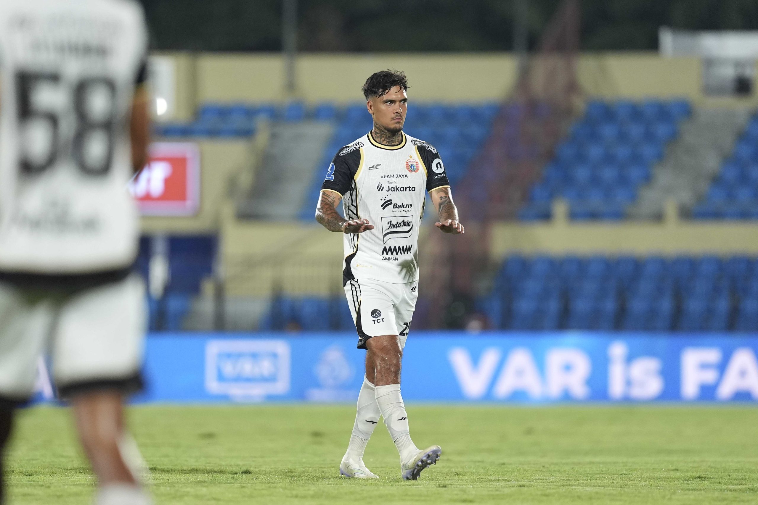 Bek Persija Shayne Pattynama ungkap timnya kehilangan kontrol setelah unggul 1-0 atas Persijap. Kemenangan 2-0 jadi modal hadapi Persib.