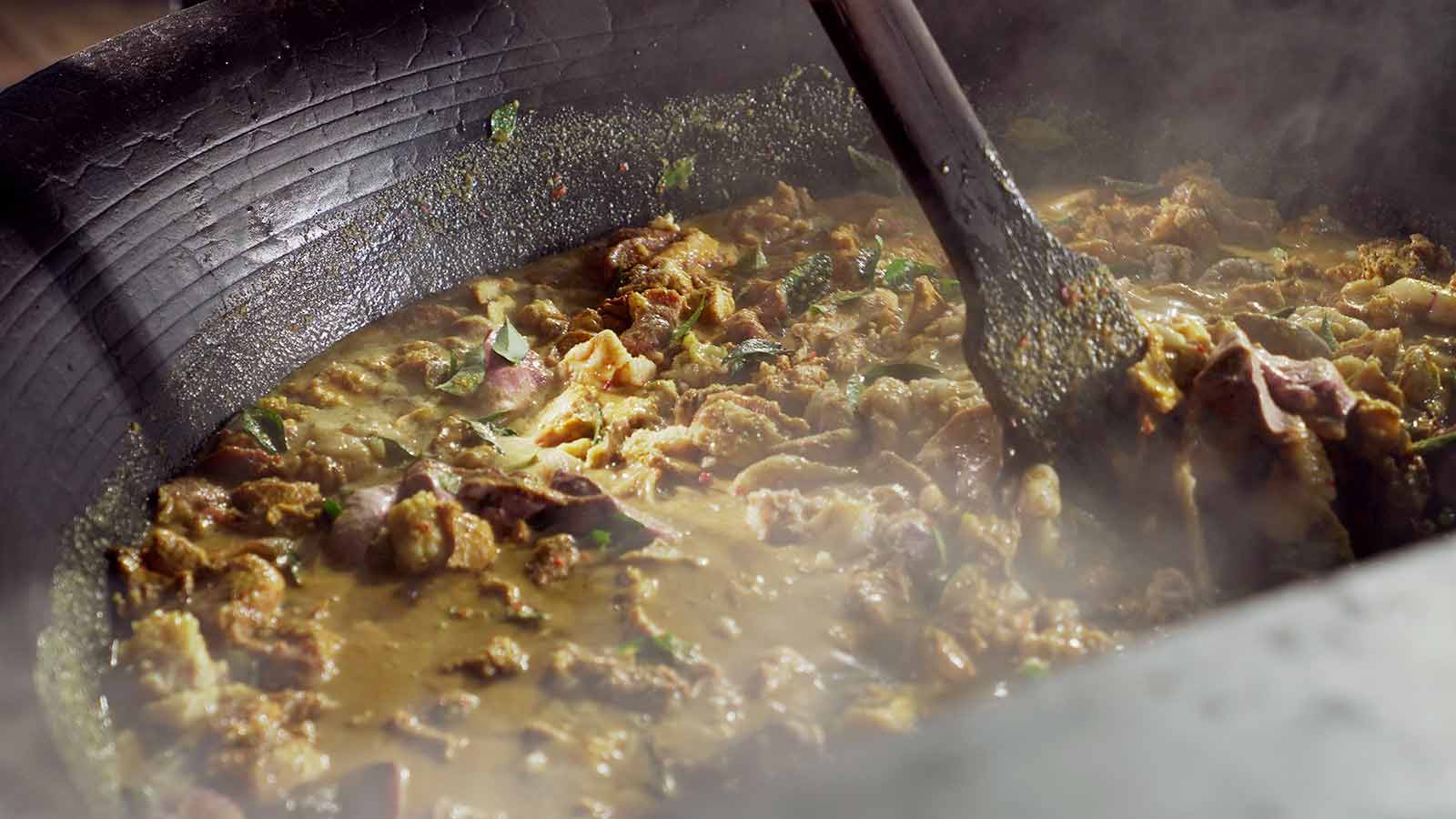 Sie kameng kari kambing khas Aceh dengan puluhan rempah. Hidangan wajib di pernikahan, khitanan, dan Iduladha/Foto: Indonesia Kaya