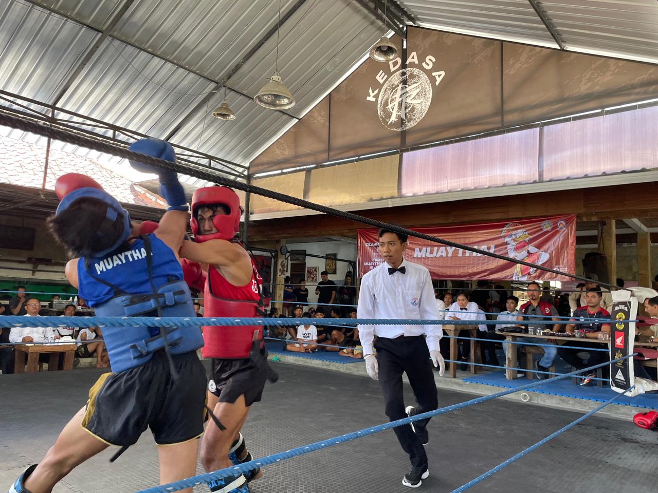 Pertandingan final PORJAR Muaythai Kategori SMA kelas 52 KG