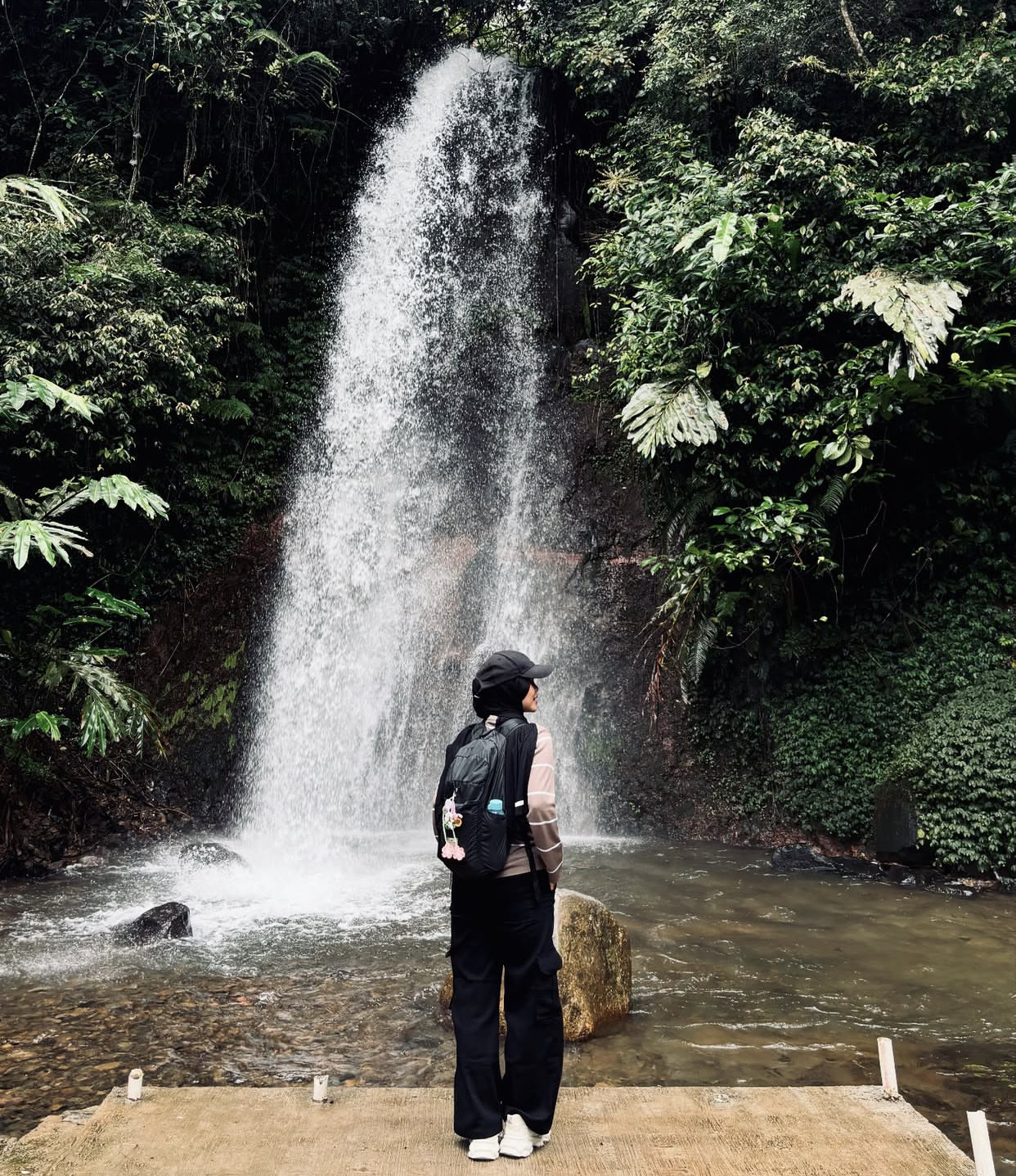 Curug Cihanyawar di Garut tawarkan air jernih dari kaki Gunung Cikurai/Foto: Instagram Zidni T