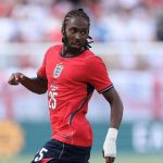 Bek Timnas Inggris Djed Spence harus pakai topeng pelindung sepanjang Piala Dunia 2026 akibat patah rahang/Foto: Instagram Djed Spence