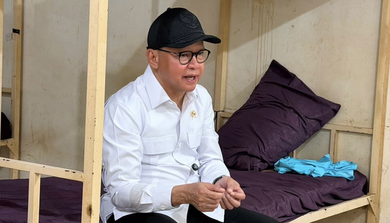 Menteri P2MI Mukhtarudin perintahkan buru calo penipu CPMI di Batam yang merugikan korban hingga Rp12 juta. Kejar sampai dapat.
