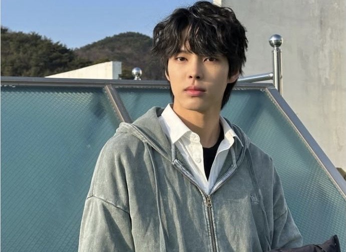 Aktor Park Yoon Ho mempertimbangkan tawaran untuk membintangi drama tvN Promoter/Foto: Istimewa