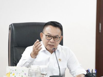 Kepala Staf Kepresidenan Dudung Abdurachman sebut kritik adalah napas demokrasi. Ia minta masyarakat jangan samakan kritik dengan provokasi dan adu domba/Foto: Instagram Dudung Abdurachman