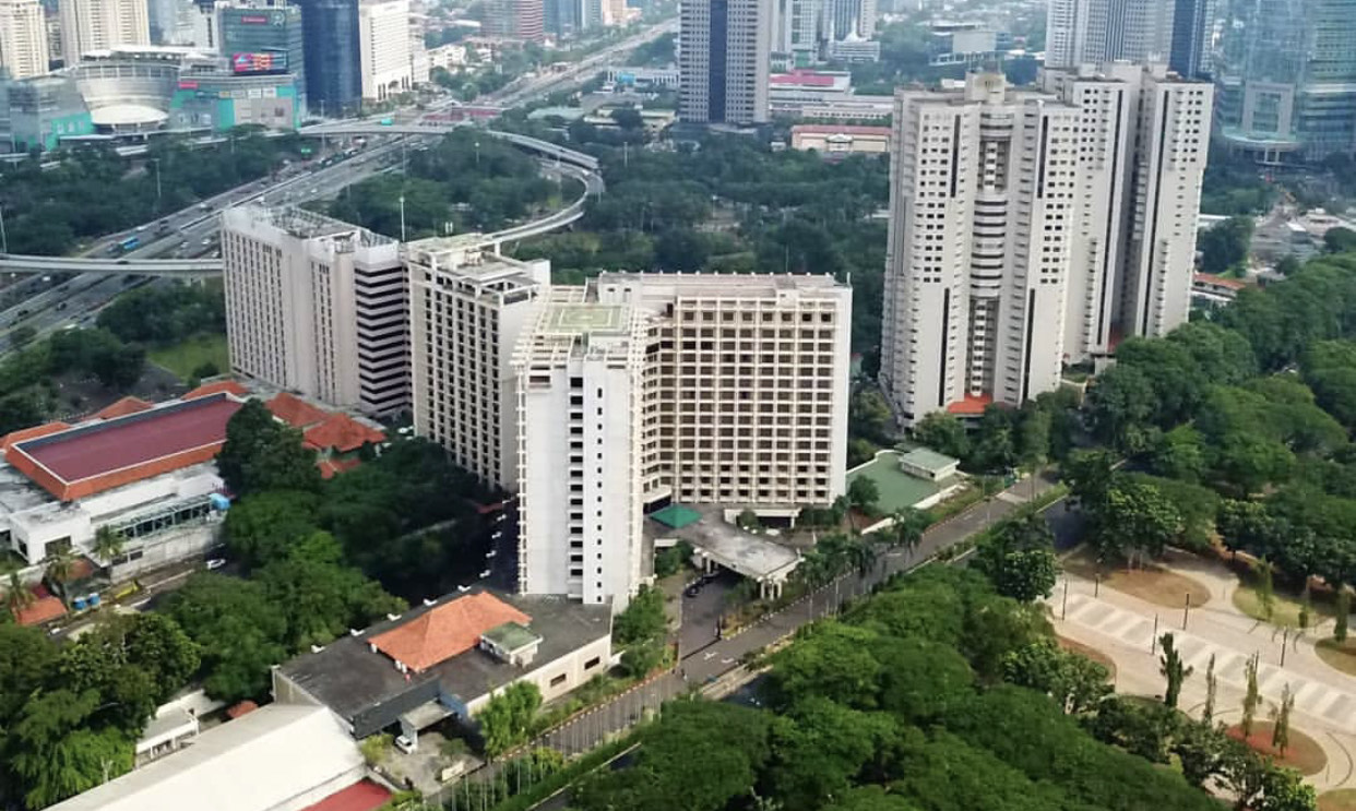 Pemerintah eksekusi Blok 15 GBK eks Hotel Sultan. Wamensesneg Bambang sebut perintah Prabowo tarik aset negara. Proses sempat ricuh, 69 diamankan.