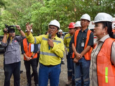 Ketua Komisi IV DPR RI Titiek Soeharto meninjau kawasan bekas tambang PT Meares Soputan Mining di Minahasa Utara yang telah hijau kembali/Foto: Humas DPR RI
