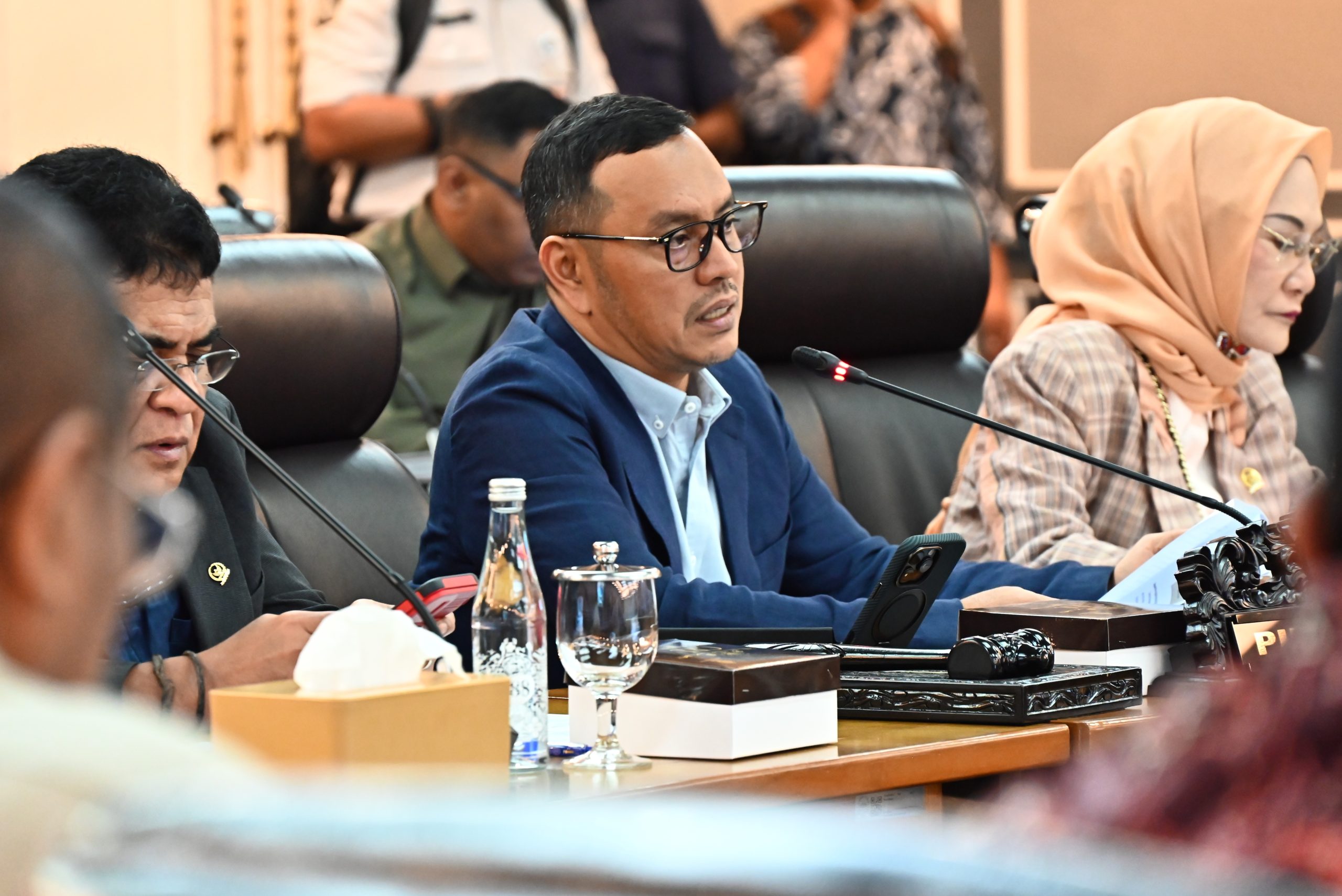 Ketua Komisi XIII DPR Willy Aditya kritik program Kemen Imipas yang business as usual. Ia minta langkah luar biasa atasi over capacity lapas dan kebocoran PNBP.