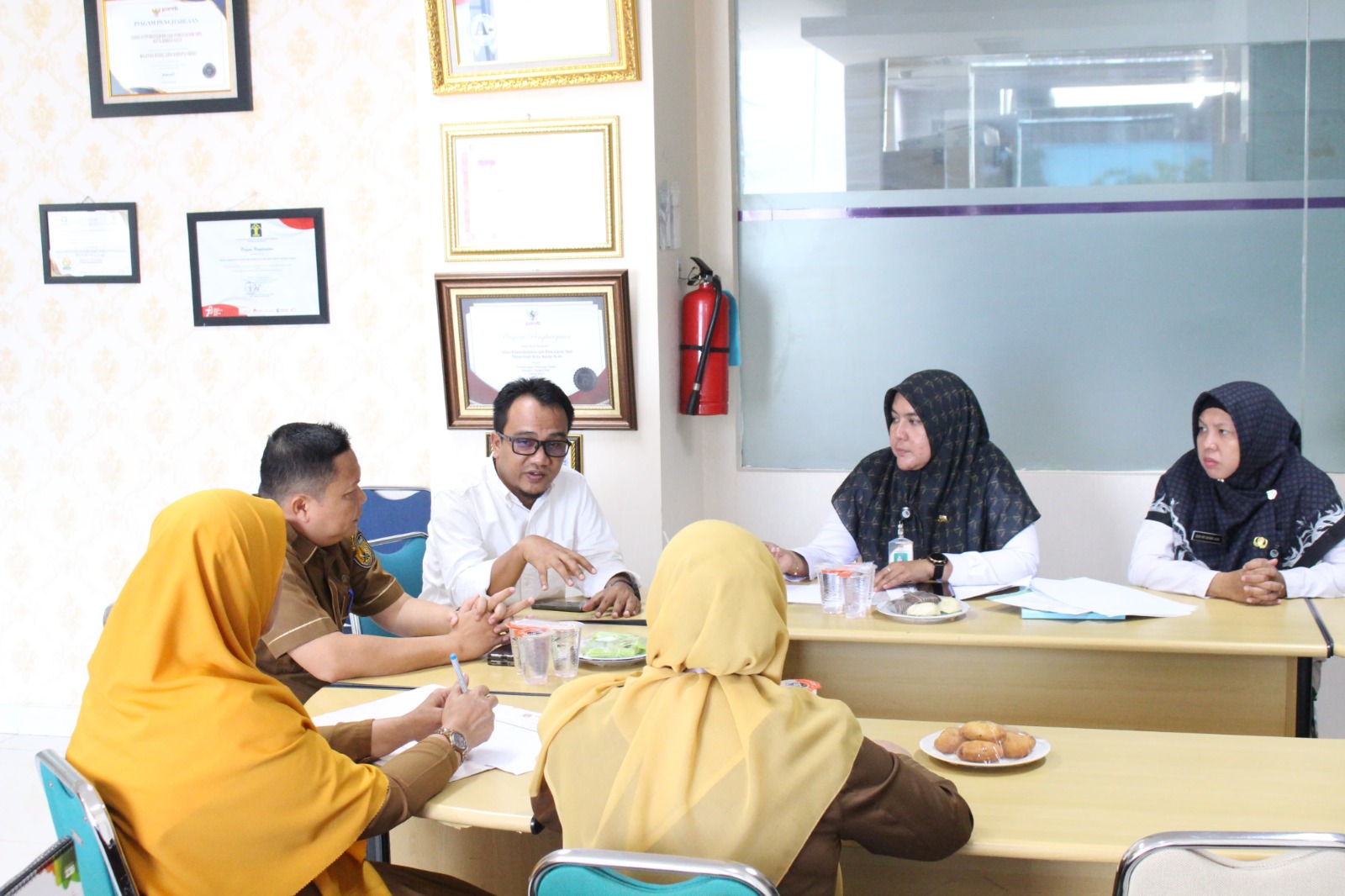 KIP Banda Aceh gandeng Disdukcapil perkuat validitas data pemilih. Sinergi ini untuk minimalkan data ganda dan pastikan hak pilih warga terjamin.