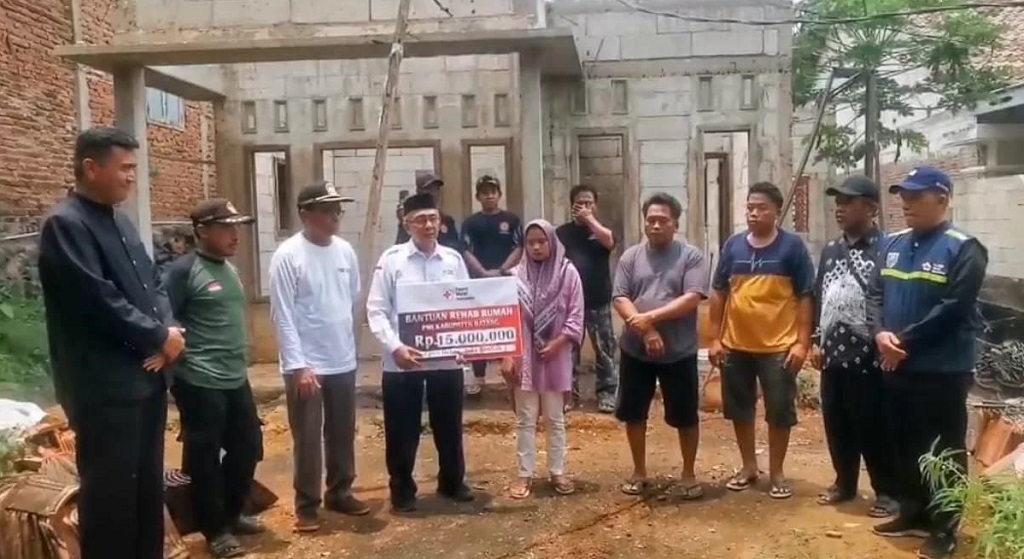 PMI Batang naikkan bantuan RTLH jadi Rp17,5 juta per rumah. Proses lebih simpel dari dinas, warga cukup usul lewat desa dan kecamatan. Sudah 9 rumah terealisasi di 2026/Foto: Media Center Batang