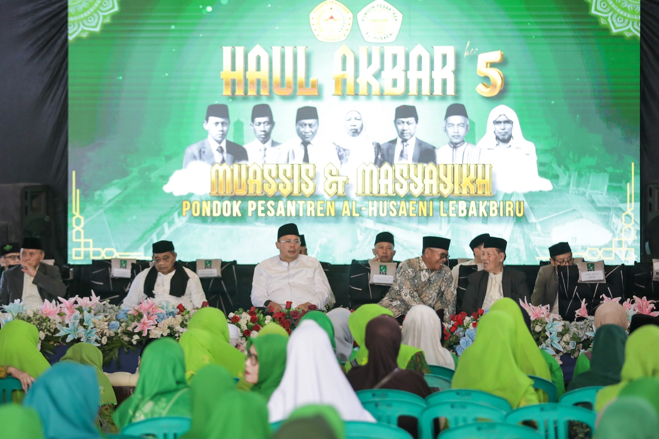 Wakil Ketua DPR RI Cucun Ahmad Syamsurijal saat memberikan arahan di Pondok Pesantren Al-Husaeni Cihelang, Kabupaten Bandung, Selasa (16/6/2026)
