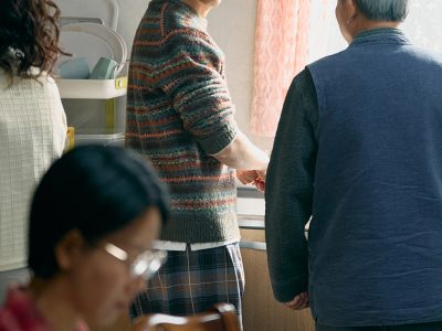 Fifties Professionals rilis adegan baru Oh Jung Se dan Kim Shin Rok. Jaksa Kang curigai Bong Je Soon, picu pertarungan psikologis setelah insiden refleks luar biasa/Foto: Soompi