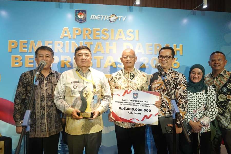 Bupati Garut, Abdusy Syakur Amin usai menerima penghargaan dari Ketua Komisi IV DPR Titiek Soeharto di Yogyakarta, Kamis (4/6/2026)/Foto: Humas Pemprov Jabar