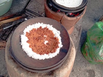 Jepa, pizza khas suku Mandar dari singkong dan kelapa. Kenali sejarah, cara pembuatan tradisional, hingga cita rasa gurihnya yang khas.