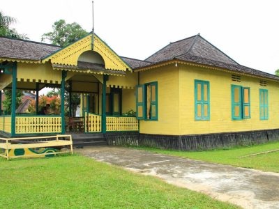 Kerajaan Landak berdiri dari Ekspedisi Pamalayu 1275 M. Simak sejarah perlawanan terhadap Belanda, Tragedi Mandor, hingga tradisi ziarah akbar yang masih lestari