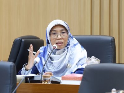 Anggota DPR Netty Prasetiyani sebut defisit BPJS Kesehatan Rp2 triliun per bulan. Ia minta evaluasi menyeluruh, bukan sekadar suntikan dana jangka pendek.