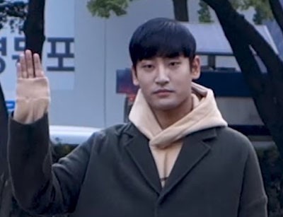 Parc Jae Jung ganti nama fan club "Namu" usai protes fans Park Hyo Shin. Romantic Factory minta maaf dan akan umumkan nama baru, rekrutmen tetap 22 Juni.