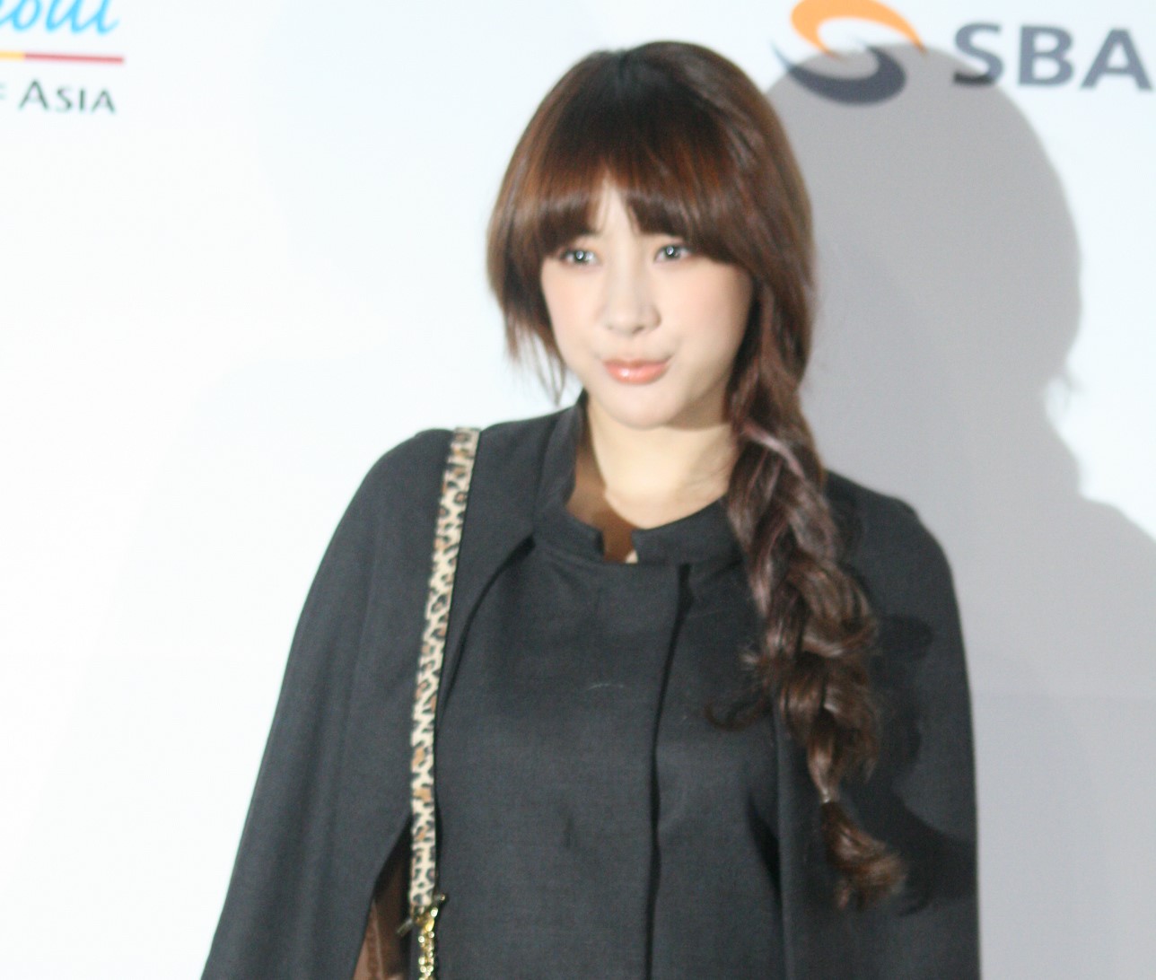 Seo In Young resmi bertunangan dengan CEO NP Choi Ji Hoon yang enam tahun lebih tua, setelah sebelumnya bercerai dari pengusaha non-selebriti pada 2024.