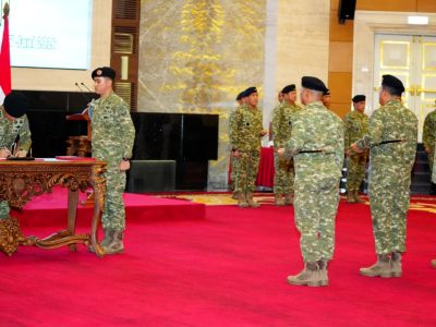 TNI gelar sertijab Dansesko TNI dan Pangkogabwilhan II di Mabes TNI. Marsdya Khairil Lubis jadi Dansesko, Marsda Muzafar pegang Pangkogabwilhan II/Foto: Puspen TNI
