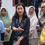 Wakil Menteri PPPA Veronica tan (tengah) sesalkan anak 6 tahun di Jakpus koma usai disetrum. KemenPPPA beri pendampingan psikologis dan konsultasi hukum./Foto: Istimewa