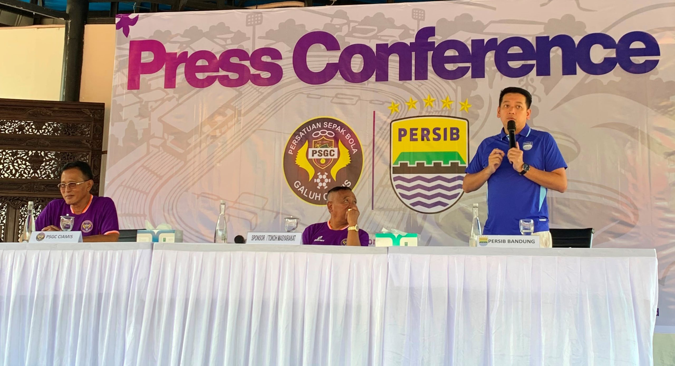 PSGC Ciamis resmi menjadi tim satelit Persib Bandung untuk Liga 2 2026/2027. Kolaborasi mencakup tata kelola klub dan pembinaan pemain muda. Penandatanganan berlangsung di Ciamis.