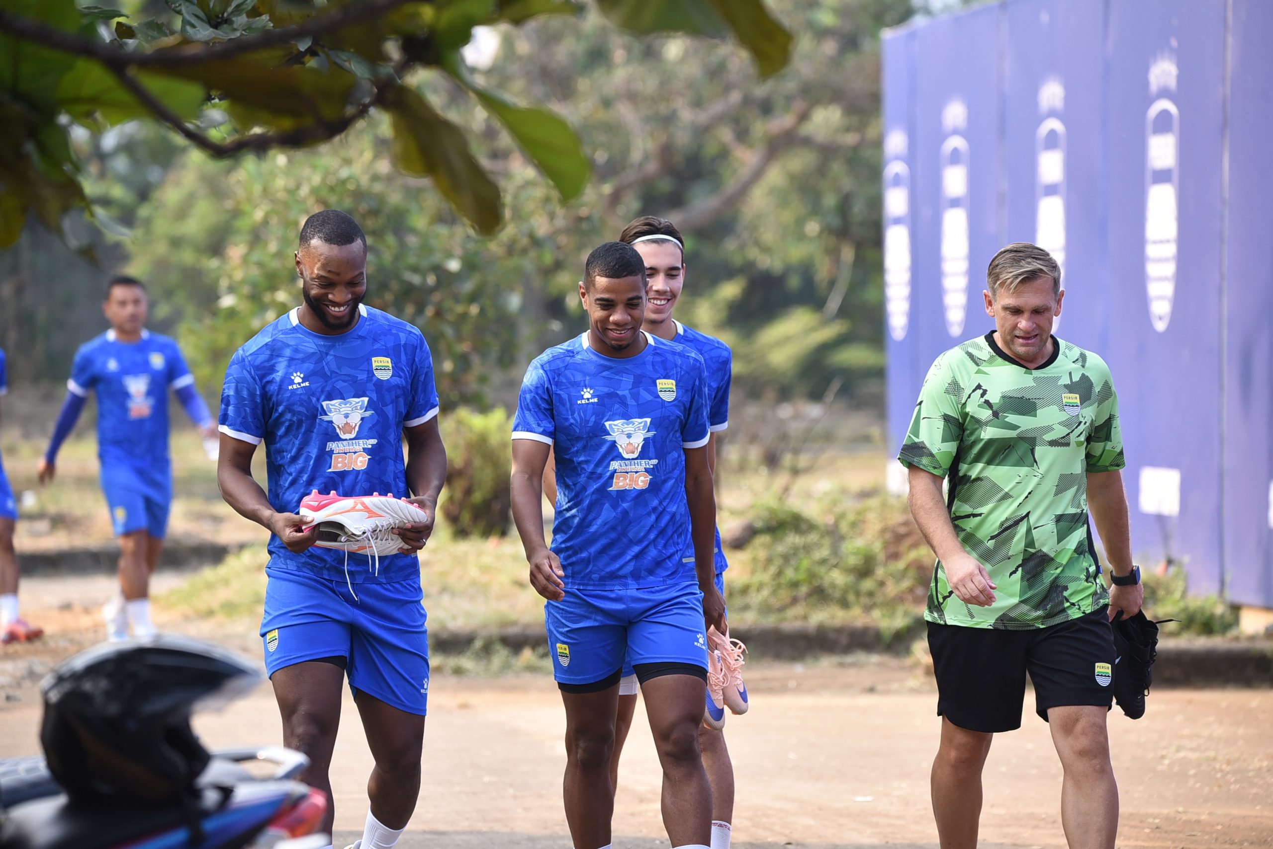 Persib gelar latihan perdana di GBLA untuk persiapan Liga 1 2026/2027. Semua pemain termasuk rekrutan asing ikut, kecuali yang dipanggil Timnas Senior./Foto: Muhamad Farid/Indoragamnewscom