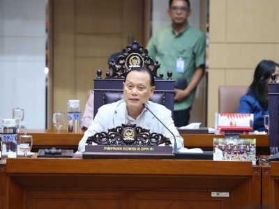 Anggota DPR Adang Daradjatun sampaikan duka atas gugurnya tiga polisi di Katingan. Mantan Wakapolri minta pengusutan tuntas dan penguatan pemberantasan narkotika/Foto: Humas DPR RI