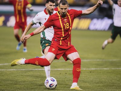 Persib Bandung resmi rekrut top skor Liga Montenegro Balsa Sekulic sebagai pengganti Andrew Jung. Striker Timnas Montenegro ini dikontrak dua tahun hingga 2028/Foto: Instagram Balsa Sekulic