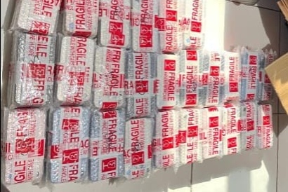 Bea Cukai Bengkalis gagalkan penyelundupan 652 iPhone bekas dari Malaysia di Pelabuhan BSSR. Nilai barang Rp4,09 miliar, potensi kerugian negara Rp950 juta.