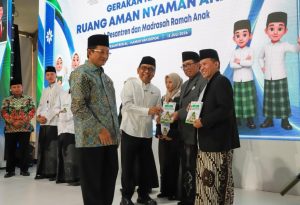 Menko PMK Pratikno luncurkan gerakan nasional di Pesantren Al-Hamidiyah/Foto: Humas PMK