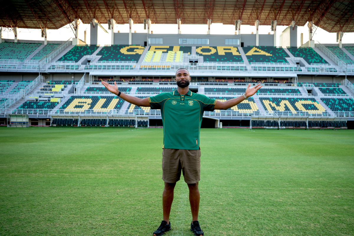 Persebaya Surabaya resmi rekrut Yuran Fernandes, bek tengah dari Tanjung Verde dengan tinggi badan jangkung 198 cm/Foto: Media Persebaya