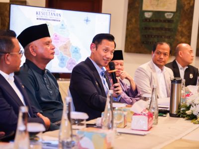 Menko AHY temui delapan kesultanan di Sumatra Timur, serukan pembangunan berbasis sejarah dan budaya. Kawasan Pantai Timur dinilai berpotensi jadi pusat ekonomi baru.