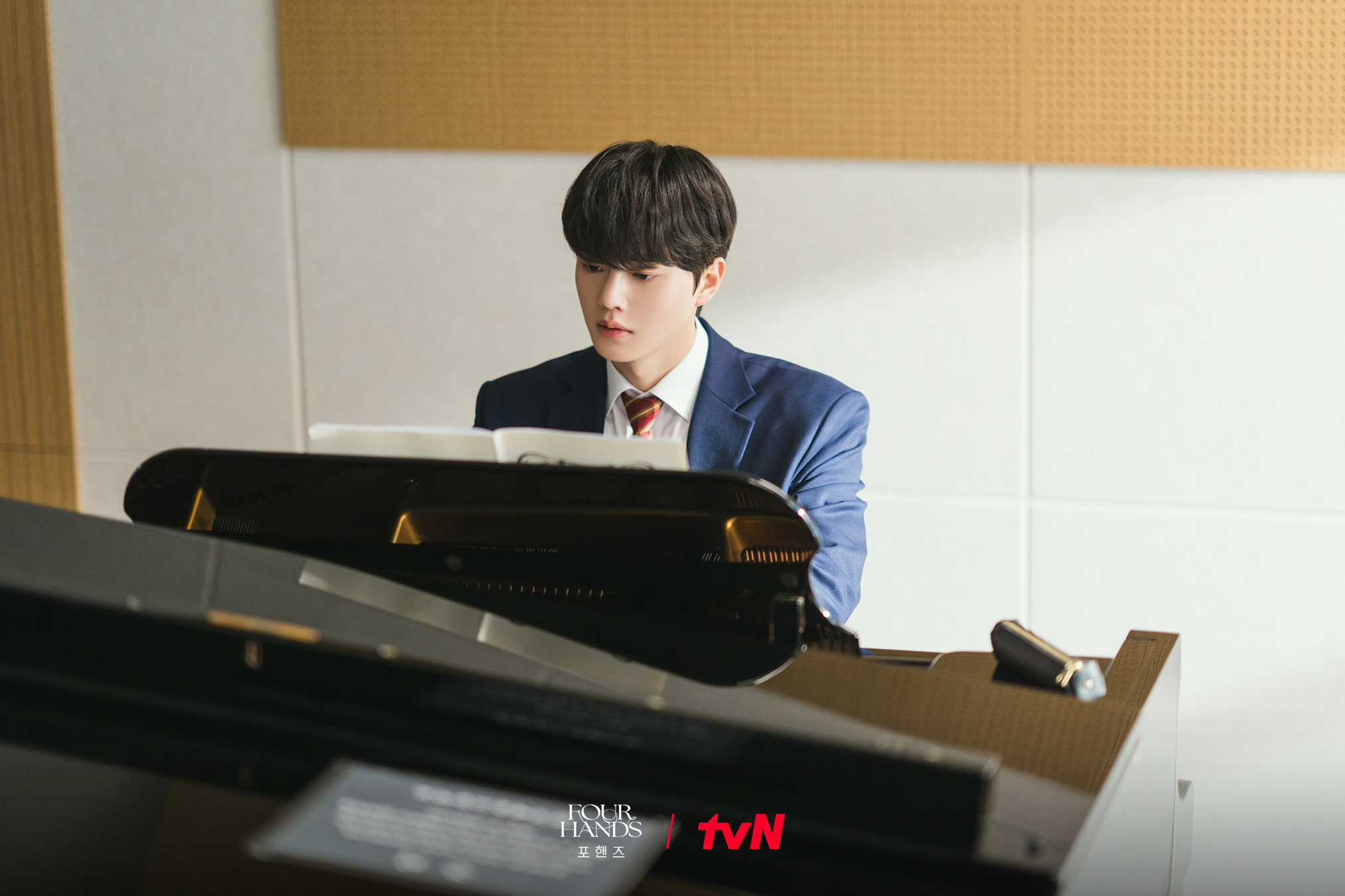 Song Kang kembali sebagai pianis perfeksionis Kang Bi Oh dalam drama Four Hands, Two Sonatas yang tayang 29 Agustus 2026/Foto: Soompi